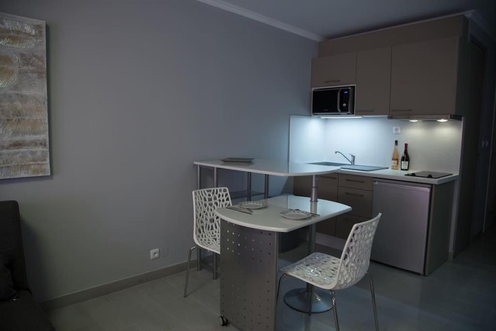 ניס Stylish Studio In Only 50 Meters From Beach ! מראה חיצוני תמונה